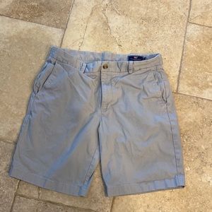 Men’s Vineyard Vines light gray shorts size 33 breaker shorts